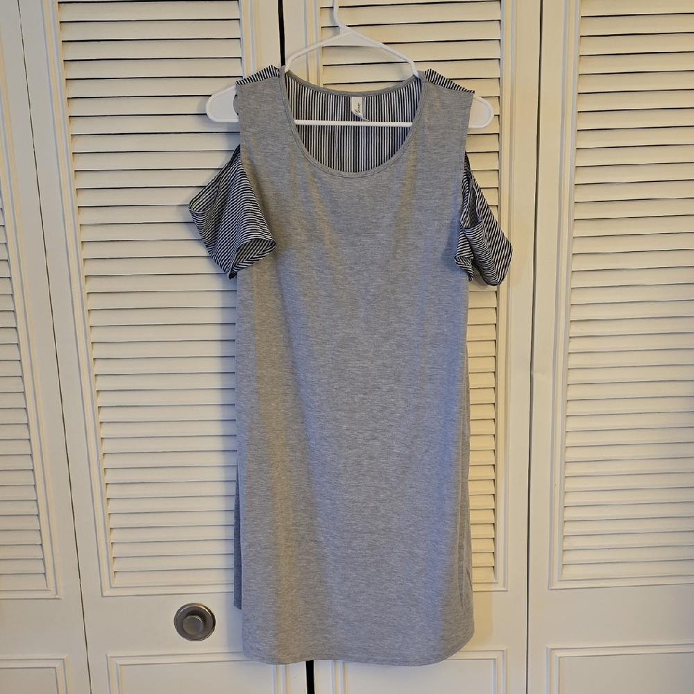 Chic Gray Cold Shoulder Dress with Striped Sleeves
